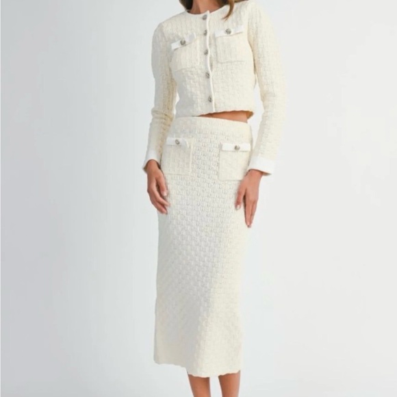 MARBLE Dresses & Skirts - MABLE Cream Textured Skirt Set